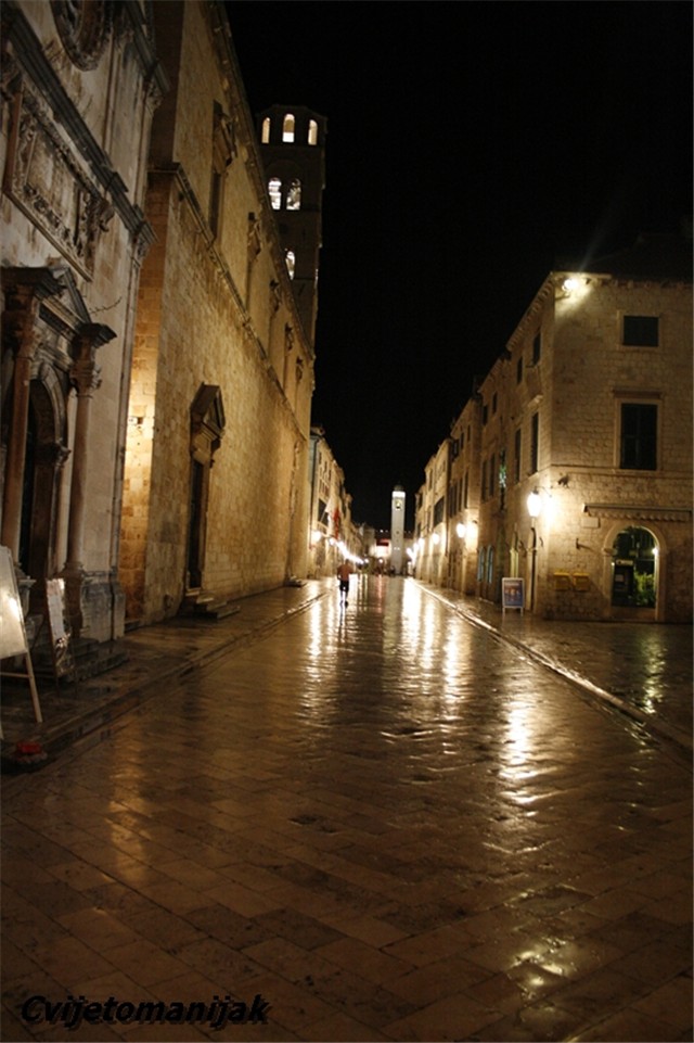 Dubrovnik u noci